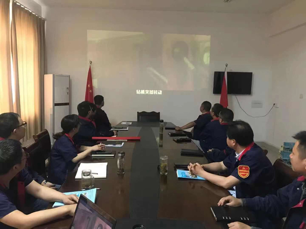 第二建筑工程事業(yè)部召開“強化意識、防控風(fēng)險”動員會